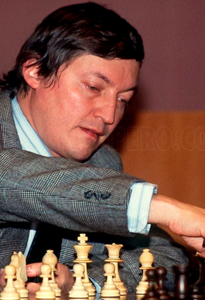Anatoli Kárpov, el excampeón del mundo de ajedrez, en coma inducido tras un accidente en casa