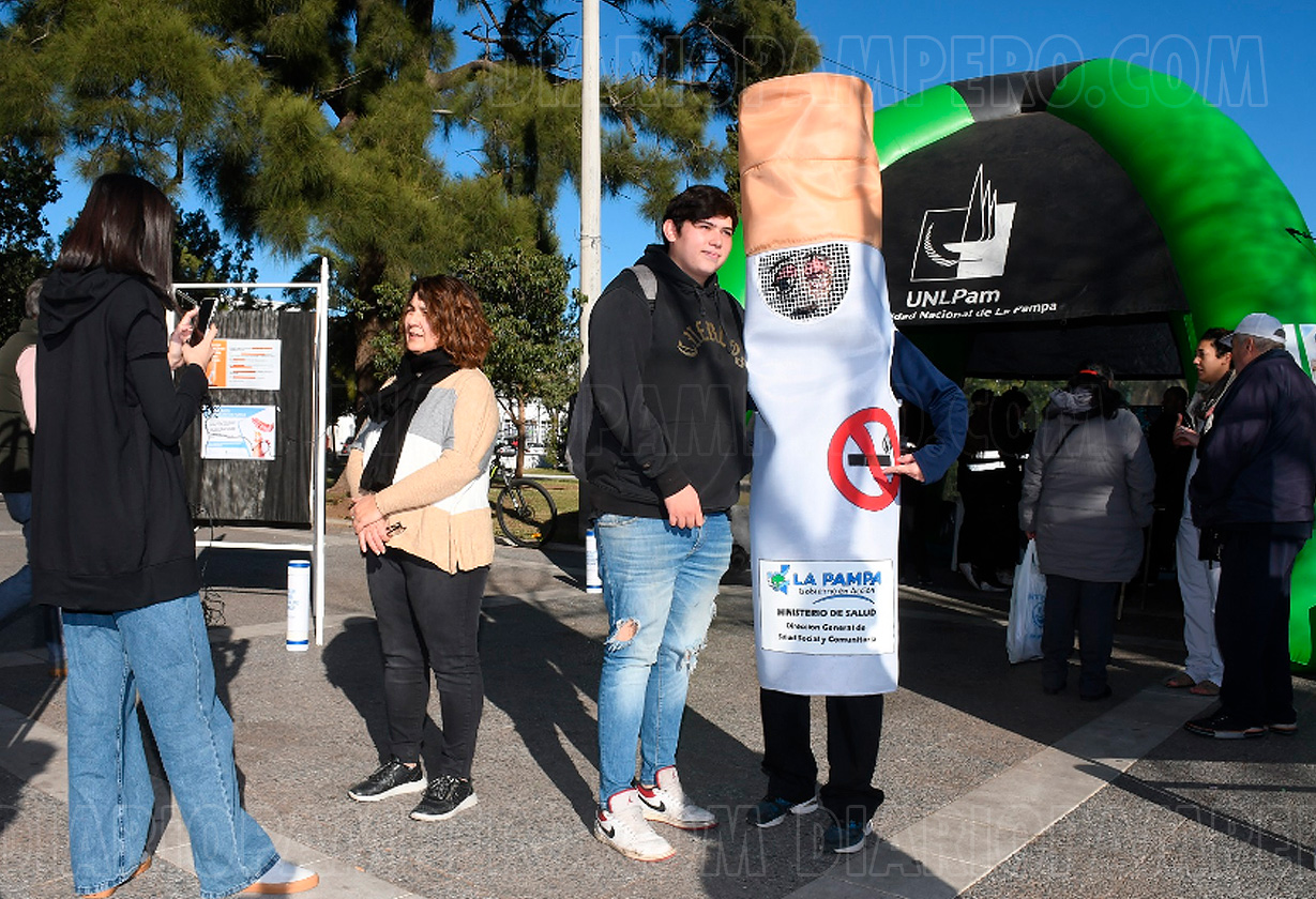 jovenes participando de la jornada
