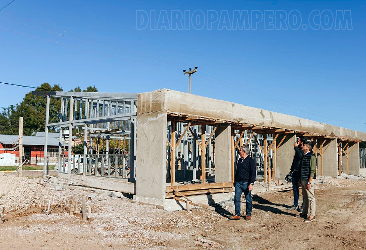 obraros realizando su trabajo