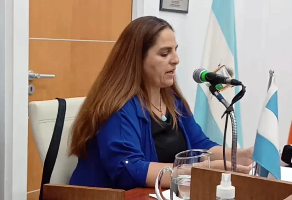 La Intendente Mónica Curutchet se mostró muy emocionada con la aprobación del Código Urbano en Castex