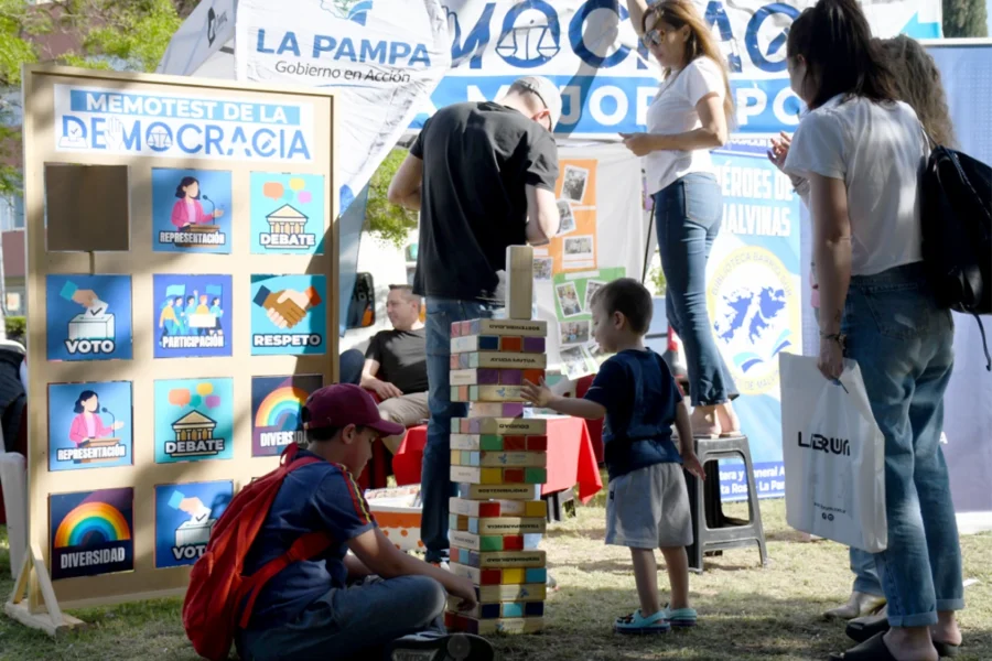 Feria Provincial del Libro: un éxito con más de 10 mil visitantes y ventas récord