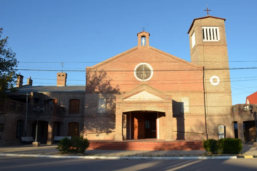 Portal del Norte Pampeano: termas, fiestas y pueblos con historia