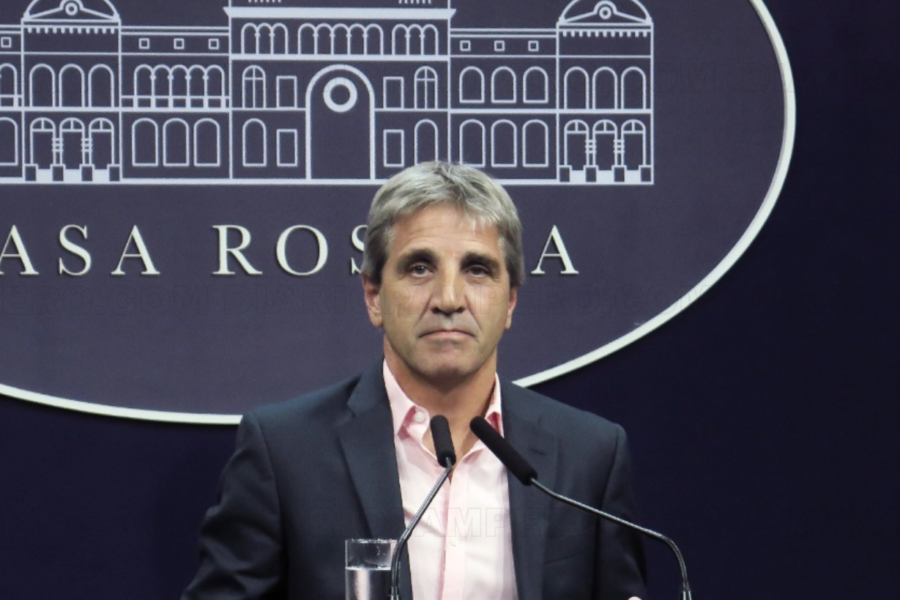 Caputo quiere pagar deuda de obra pública con un bono