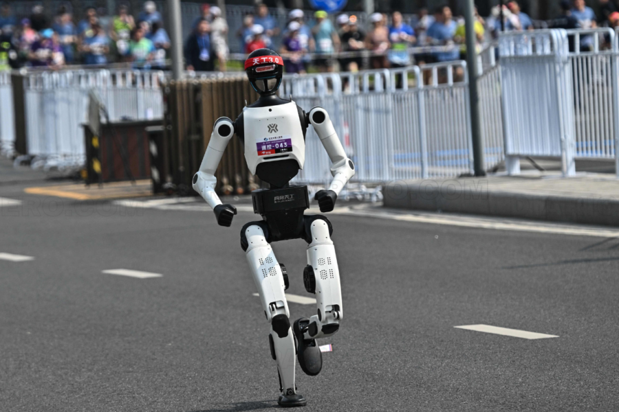 Robot humanoide fabricado en China supera el récord mundial