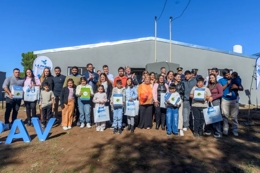 Ziliotto entregó viviendas en Telén