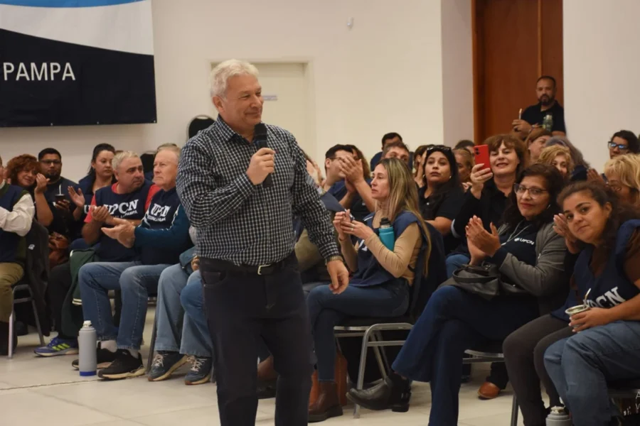 UPCN debatió la realidad laboral, el rol del Estado y el escenario político en un plenario de delegados