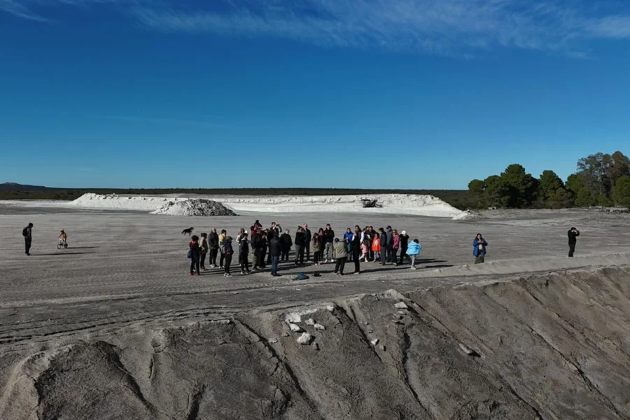 Salitral Negro suma un circuito turístico minero en La Adela