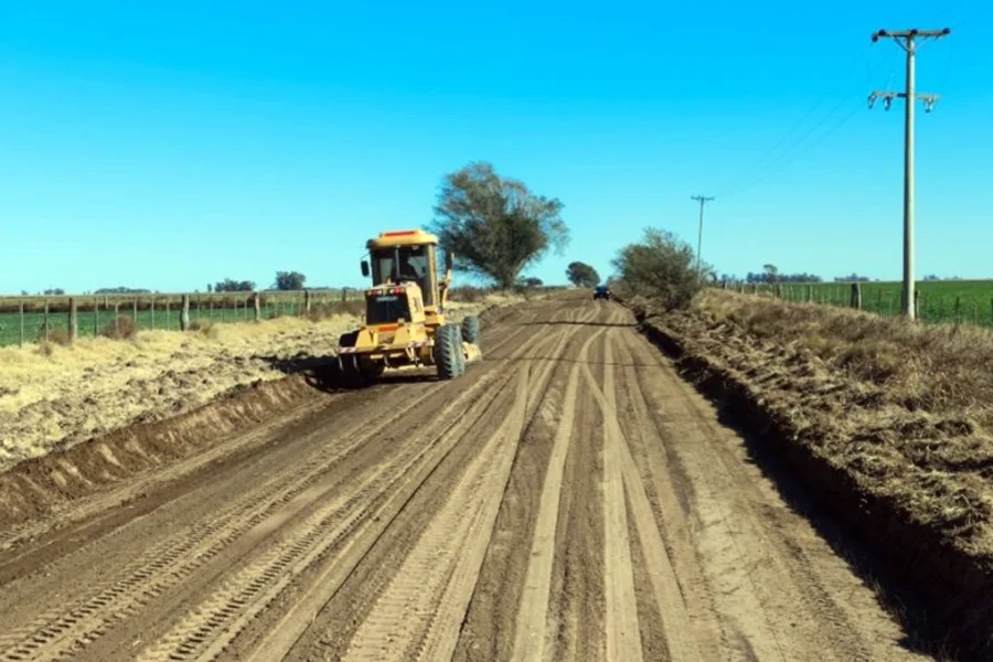 Arata consolida más de 300 kilómetros de caminos rurales con obras permanentes