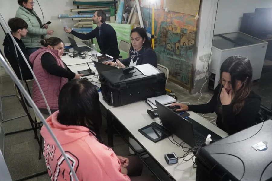 DNI gratuito en los barrios: realizaron 135 trámites en Santa Rosa