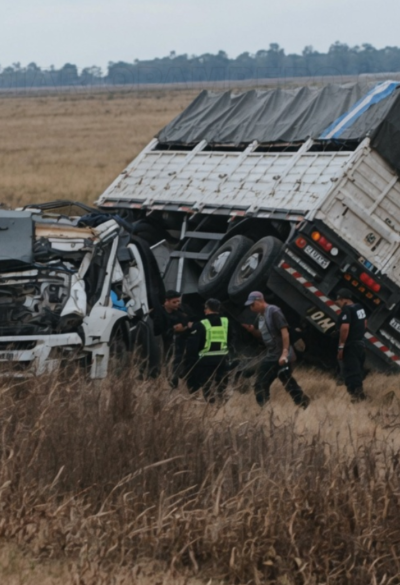 Vuelco de camión en Ruta 33 deja herido conductor de General Pico