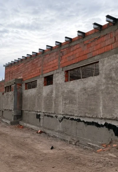 Avanza la construcción del Centro de Salud en el barrio Santa María de las Pampas