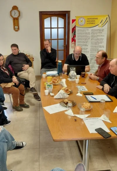 Gobierno provincial fortalece la integración entre cooperativas de servicios