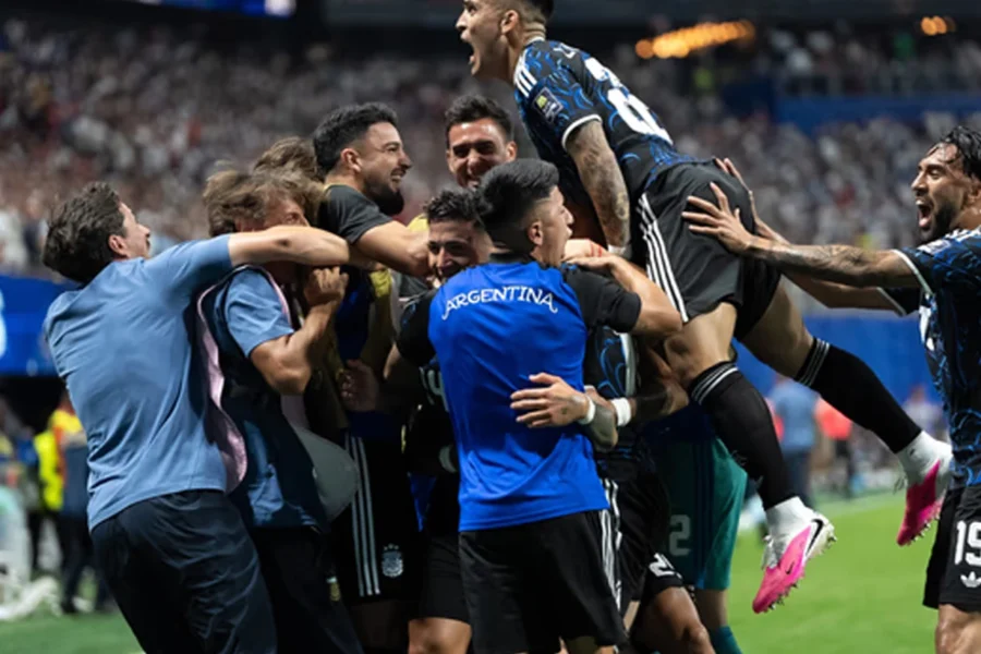 La Selección argentina remontó un duelo inolvidable ante Inglaterra y avanzó a la final del Mundial