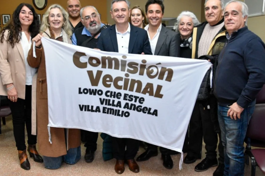 Lowo Che celebró la licitación de las obras de agua potable y cloacas