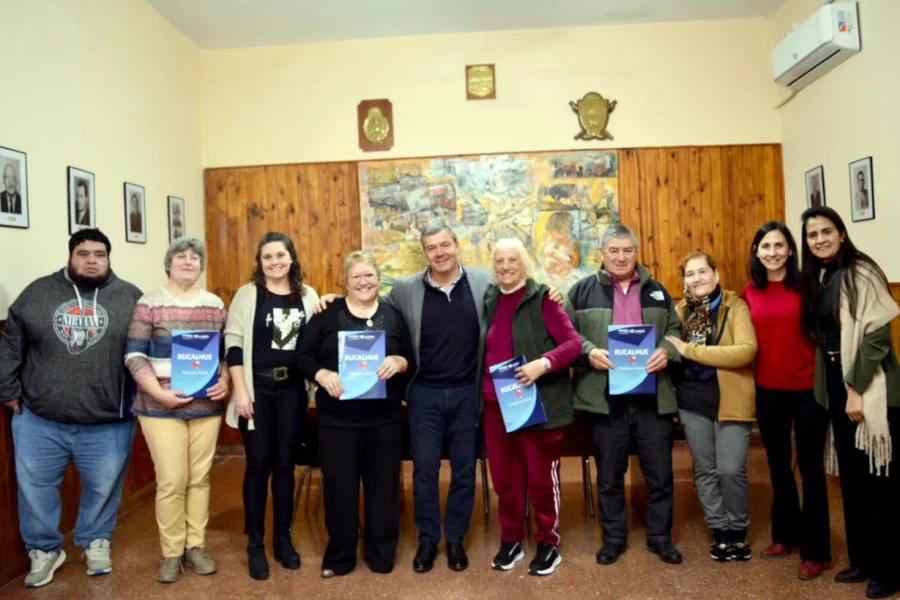 Gobierno provincial entregó créditos Rucalhue a cinco familias de Arata