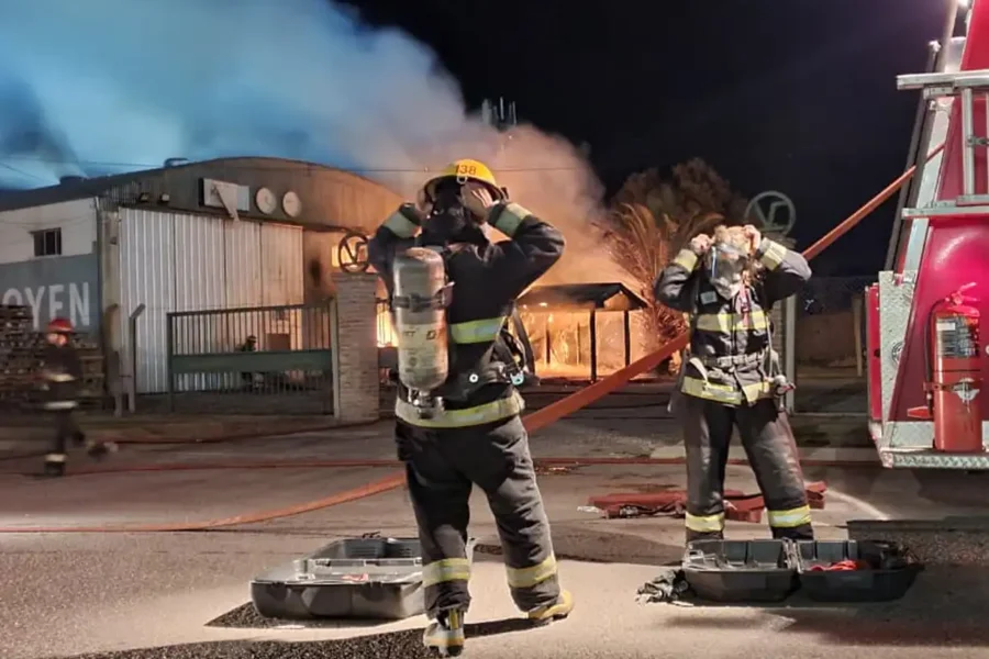 Incendio destruyó Lartirigoyen en General Pico
