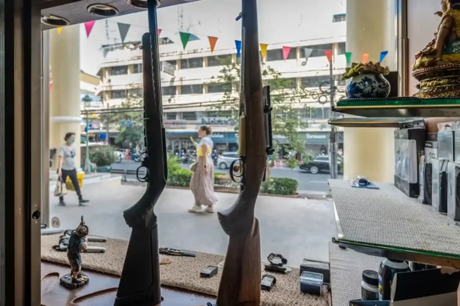 Tailandia endurece el control de armas tras el tiroteo escolar