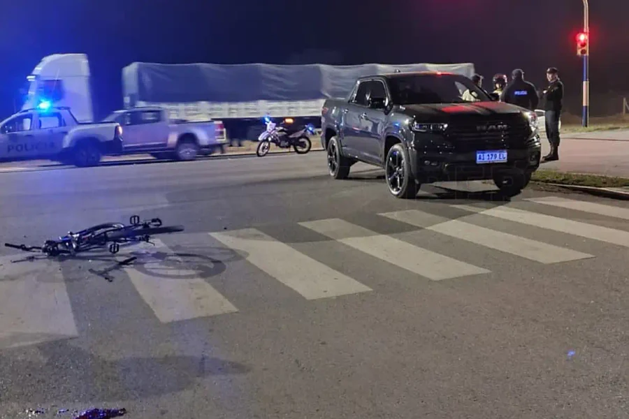 Accidente en Ruta 1 y calle 108: un ciclista fue hospitalizado