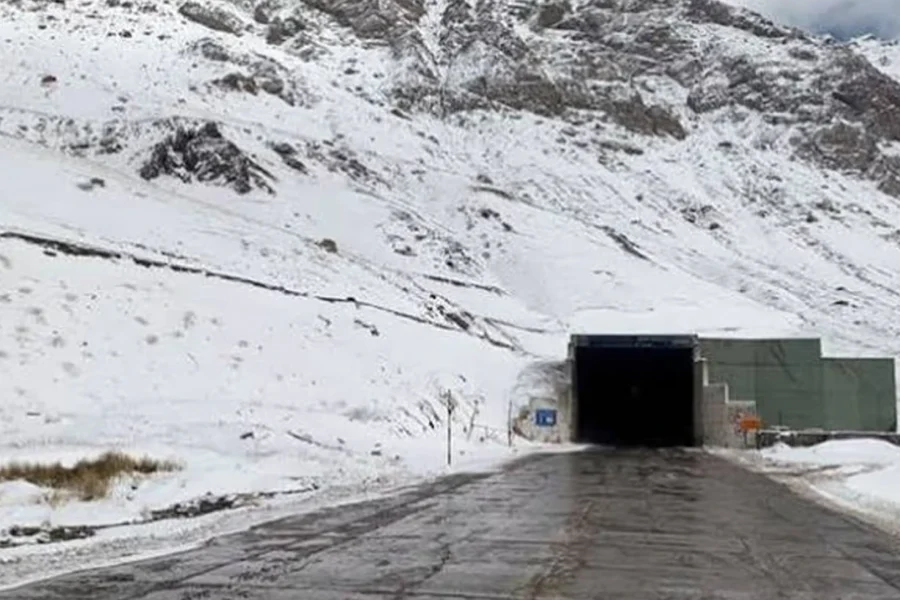 Sigue cerrado el Paso Internacional Cristo Redentor por las intensas nevadas