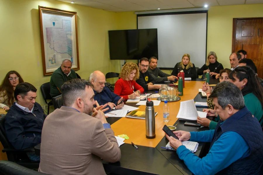 Paritaria estatal: Gobierno provincial y gremios acuerdan aumentos
