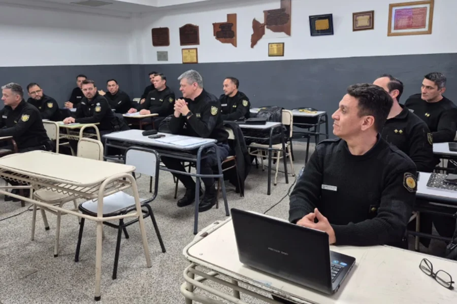 Ascensos policiales: 186 efectivos cursan una propuesta renovada en La Pampa