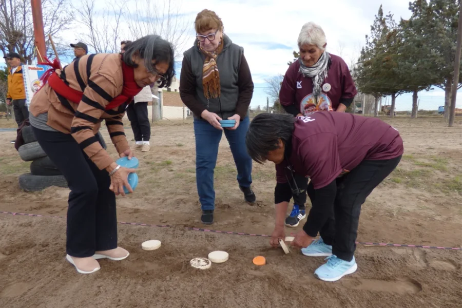 Puelches reunió a siete localidades en una jornada deportiva para personas mayores